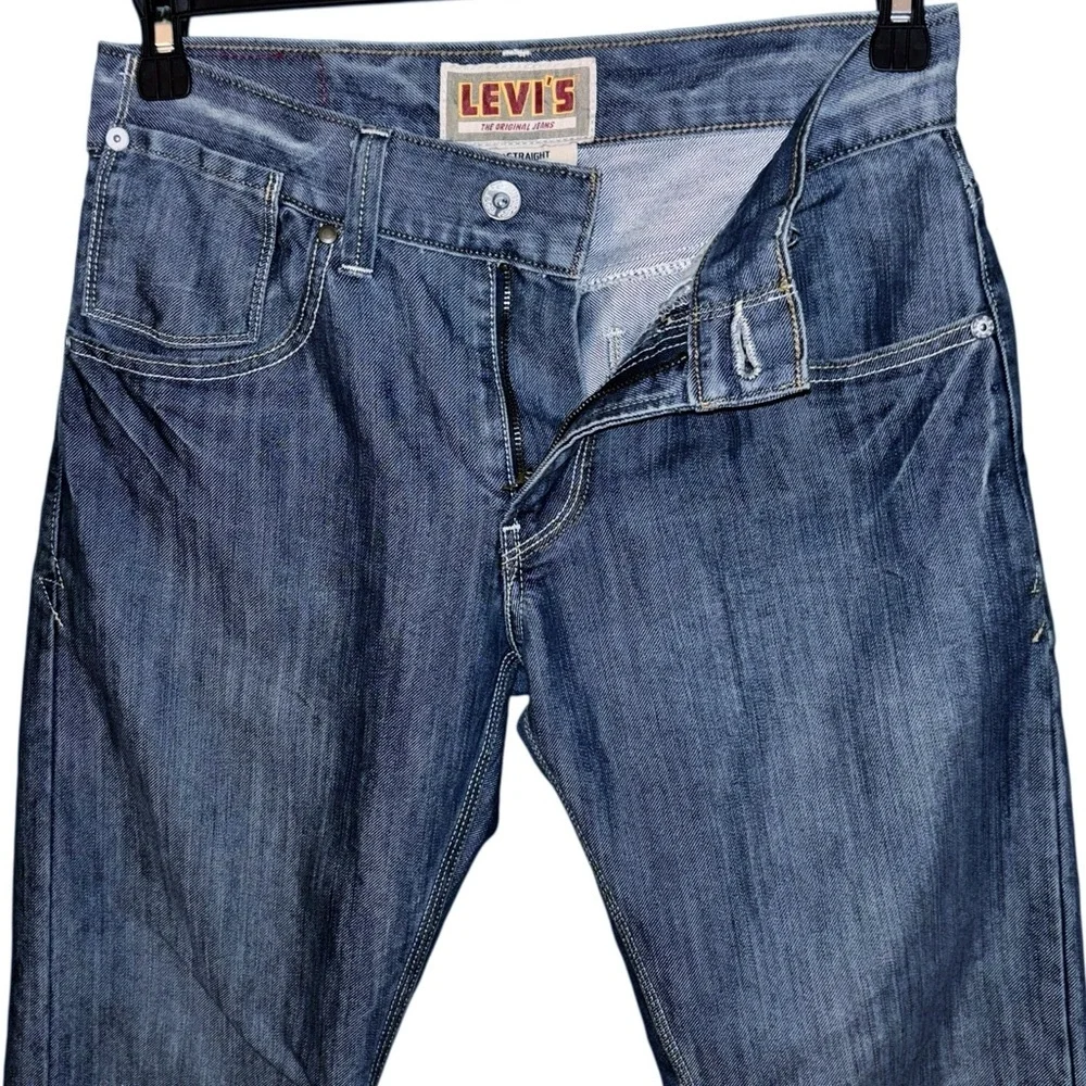 Levi’s 514 Medium Wash Slim Straight Blue Jeans Size 31 x 30